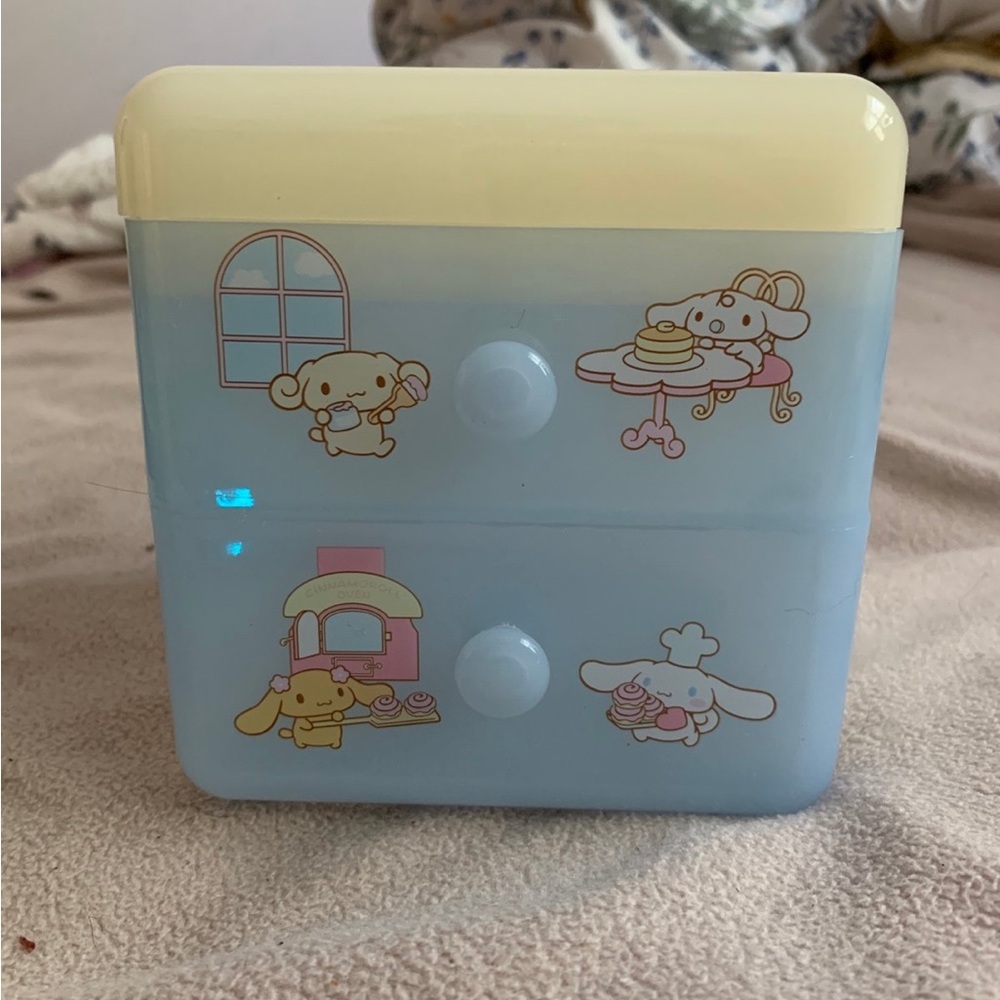 Cinnamoroll storage container